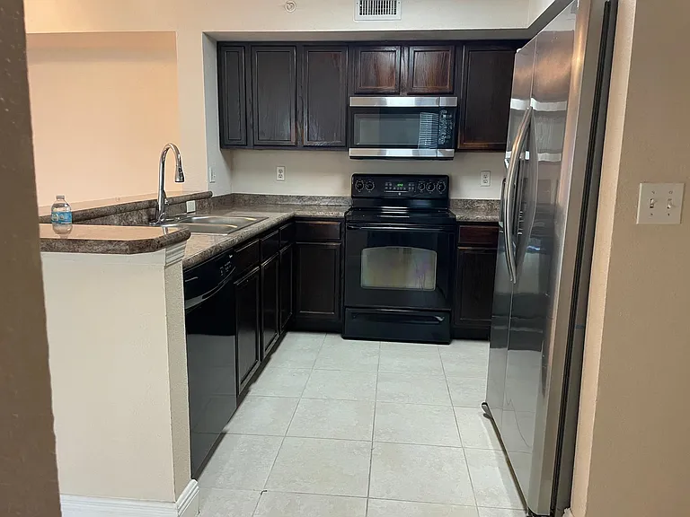 1210 Wildwood Lakes Blvd #108 — Photo 5