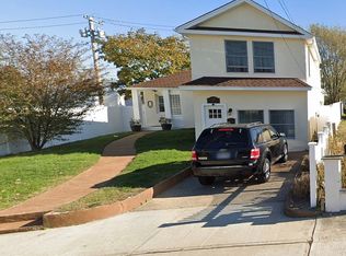 119 Quebec Rd, Island Park, NY 11558