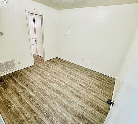 4th image of 919 N Elm St APT C