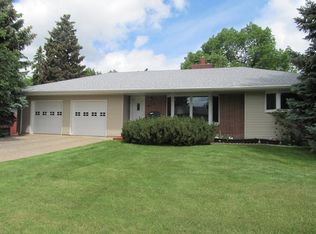 220 W Boulevard Ave, Bismarck, ND 58503