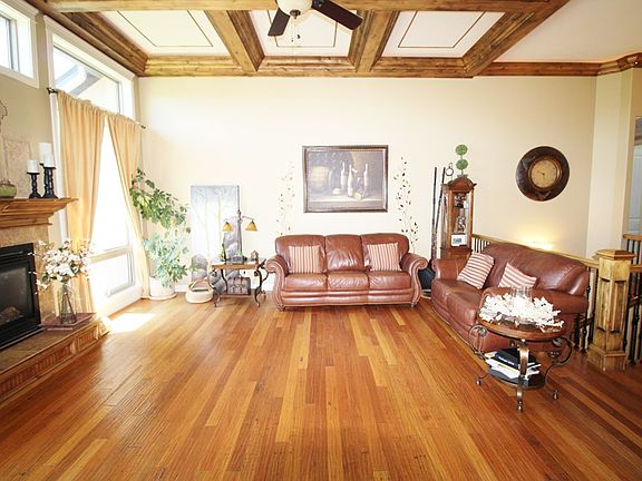4th image of 205 Stillwater Dr