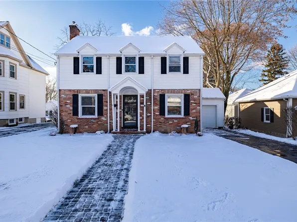 4 Miles Ave, Fairport, NY 14450