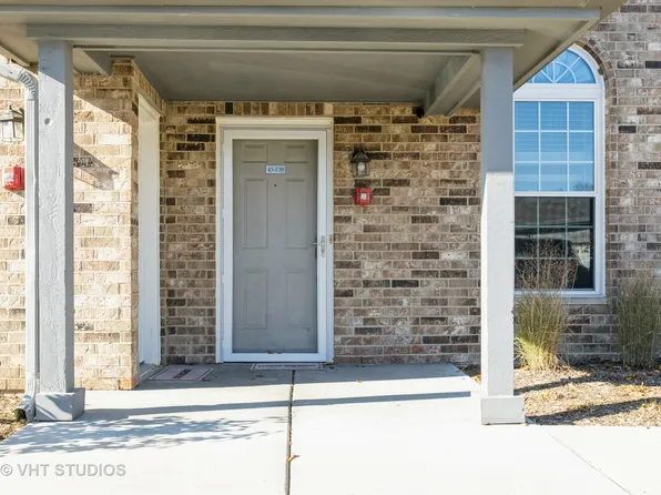 43 Foxcroft Rd APT 139, Naperville, IL 60565