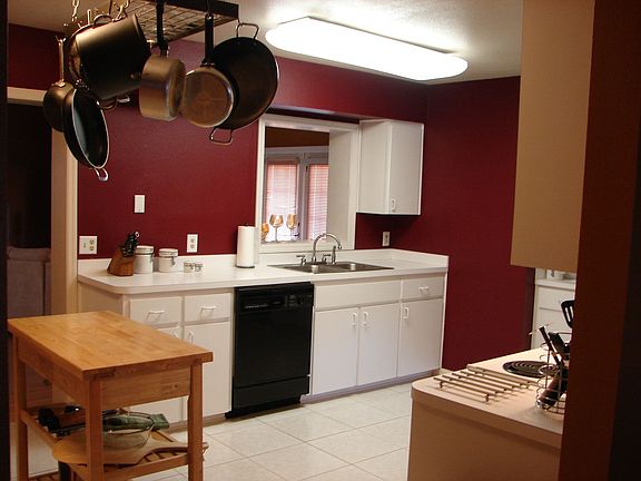 kitchen and pass-thru