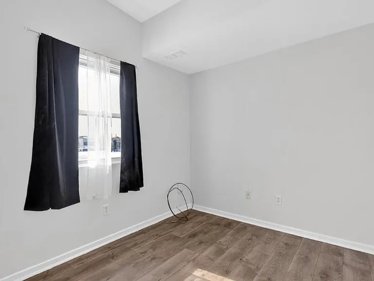 1918 W Diamond St #3 — Photo 15