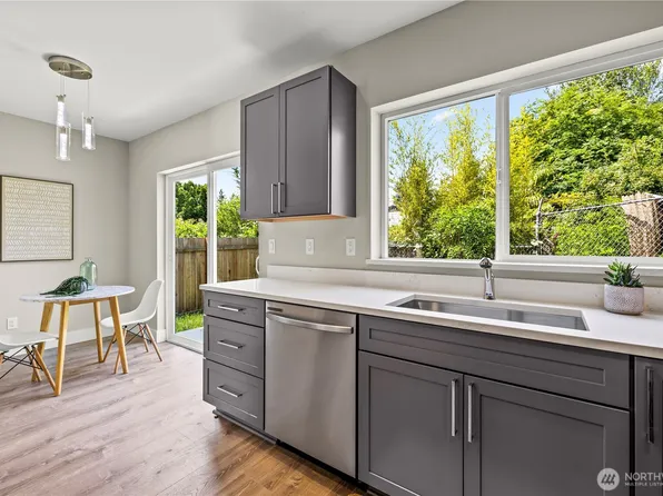 13055 2nd Avenue S #B, Burien, WA 98168