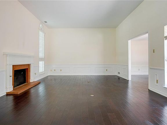 4th image of 1113 Longworth Dr
