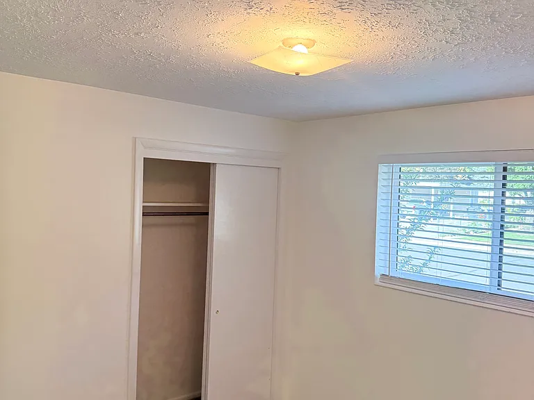 1692 S 550 W — Photo 22