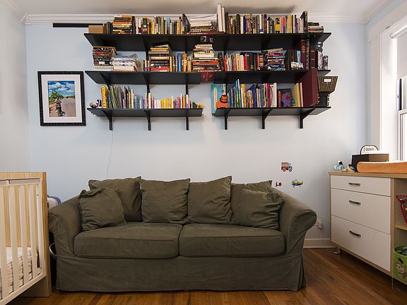 2nd image of 6750 N Greenview Ave APT 1