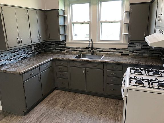4th image of 18 Columbus Ave