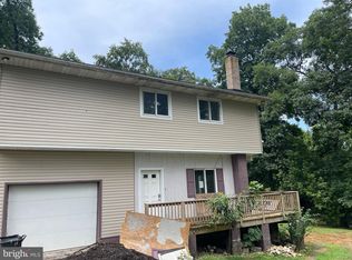 23 Greenlawn Dr, Bird In Hand, PA 17505