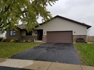 206 Royal Ave, Belvidere, IL 61008