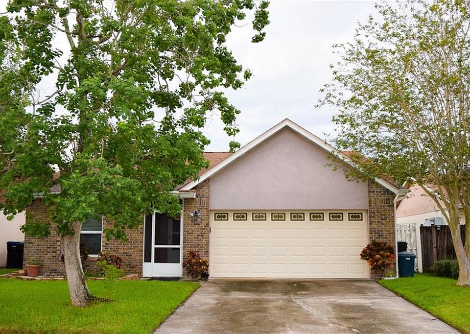 1st image of 605 Oak Manor Cir