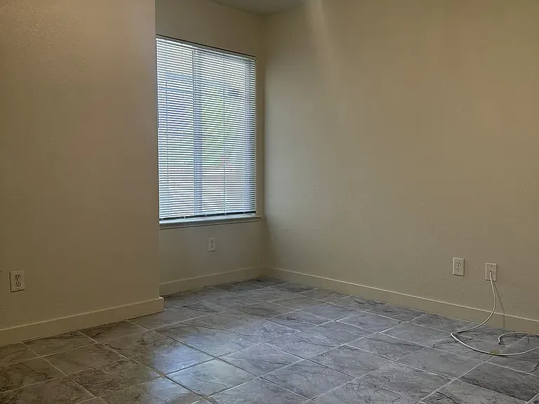 614 Barbara Ct — Photo 14