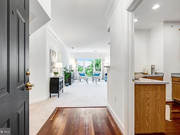 2nd image of 2901 Saintsbury Plz APT 404