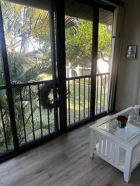 2 bed, 1.0 bath, 904 sqft, $1,575 — Photo 3