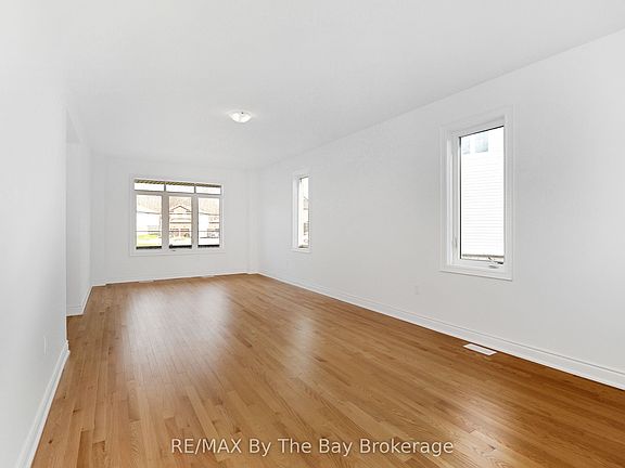 5th image of 50 Amber Dr