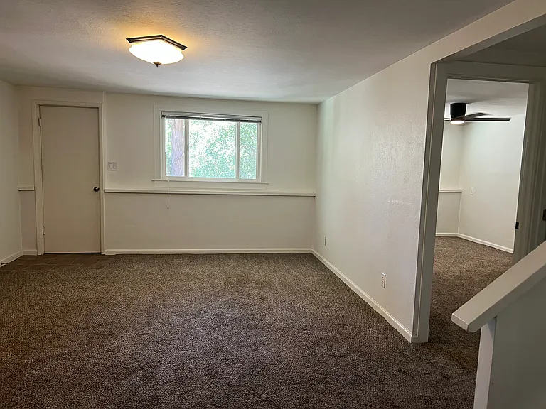 324 Vine St — Photo 11