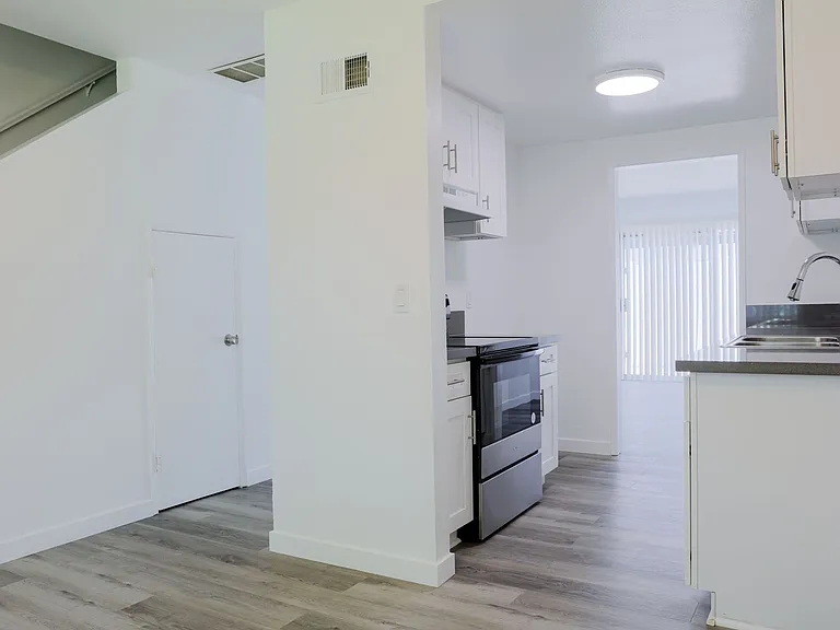 2709 S Baker St — Photo 4