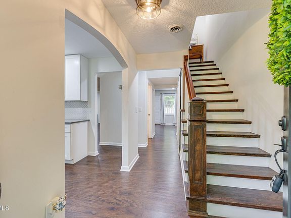 4th image of 2129 Hickory Springs Rd