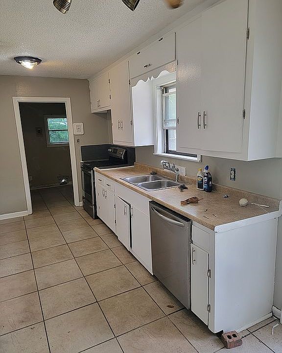 2nd image of 502 Camellia Ave