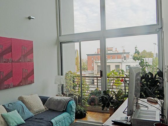 3rd image of 925 Pacific St APT 303