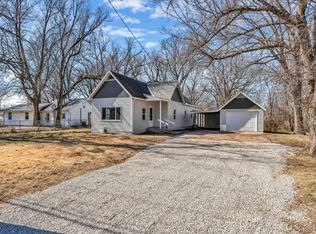 431 NE Oakland Ave, Topeka, KS 66616