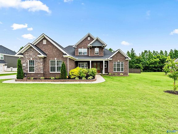 4th image of 335 Merrydale Dr