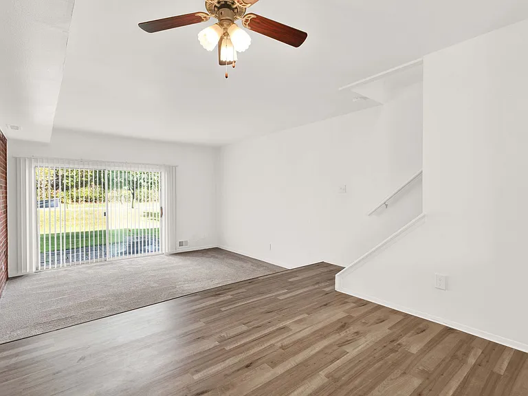 Riverside Townhomes — Photo 28