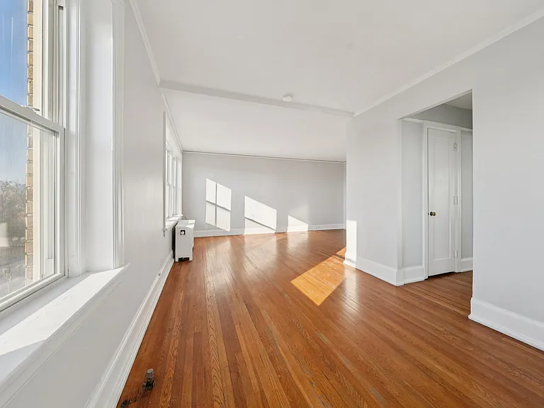 Gates Circle — Photo 65