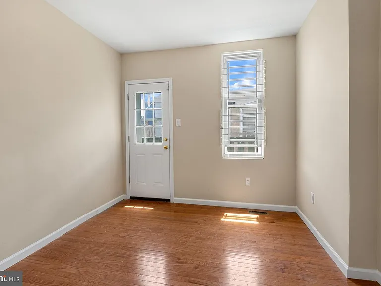 1842 McKean St — Photo 34