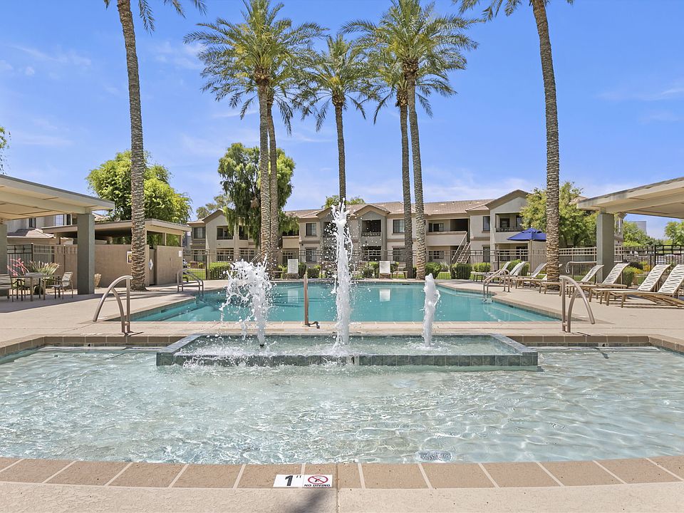 Adiamo Palm Valley Apartments in Goodyear, AZ