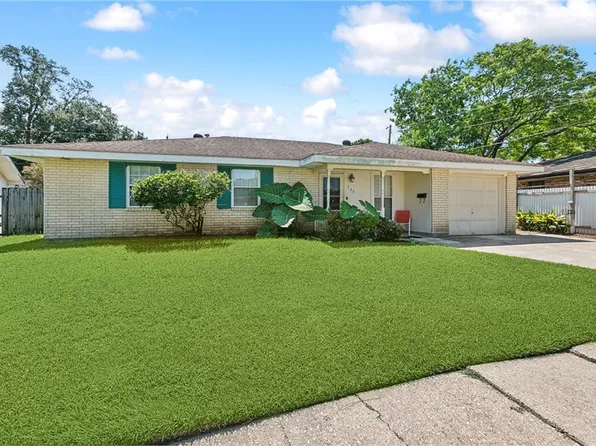 737 Hazel Pl, Gretna, LA 70056