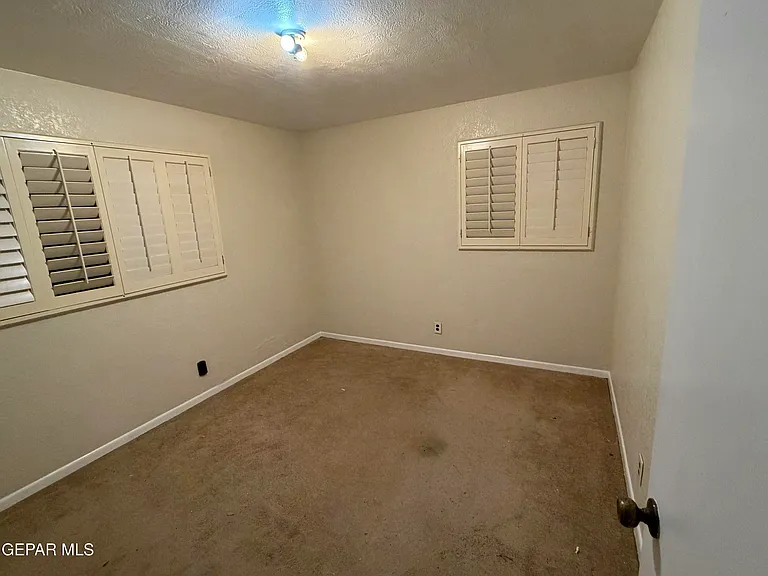 8208 Dempsey Ave — Photo 4