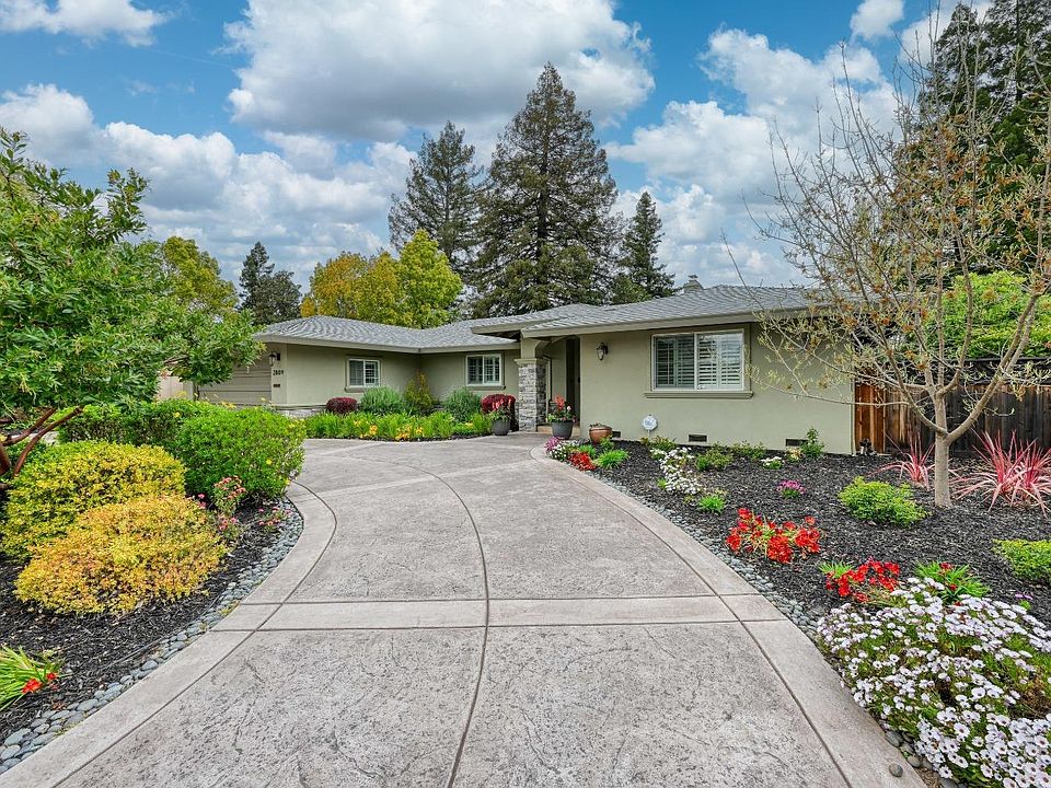 1st image of 2809 Latham Dr