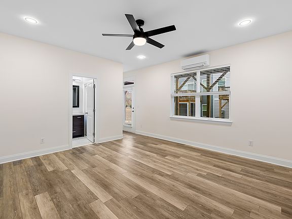 4th image of 10310 Glenmere Creek Cir