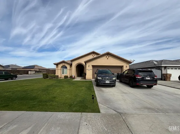 600 Vancluse Bay Dr, Bakersfield, CA 93307