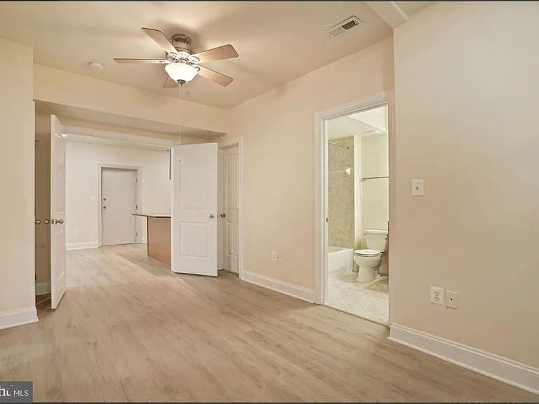 660 Morton Pl NE #2 — Photo 4