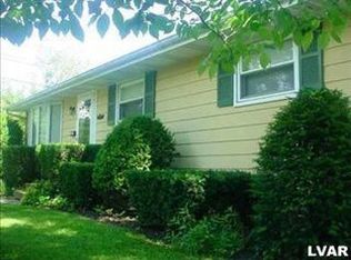 345 Fairview Ave, Wind Gap, PA 18091