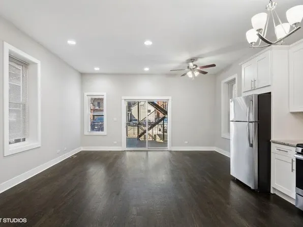 1422 W Chestnut St #1R, Chicago, IL 60642