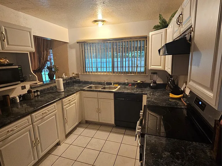 15206 Flamingo Park — Photo 6