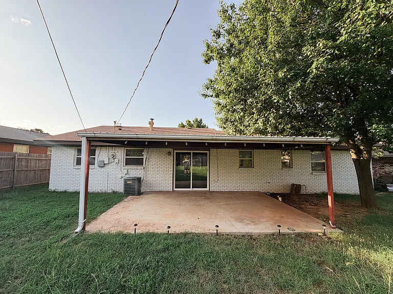 6336 N Hammond Ave — Photo 28