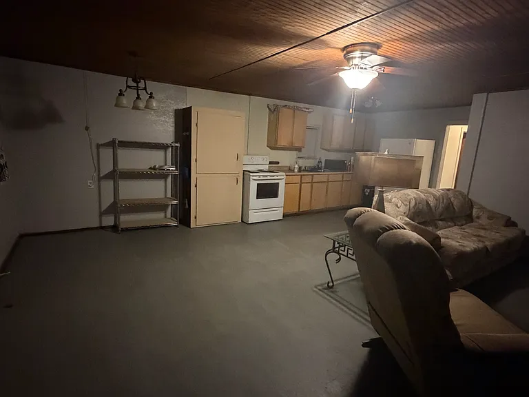 401 Palacios St — Photo 1