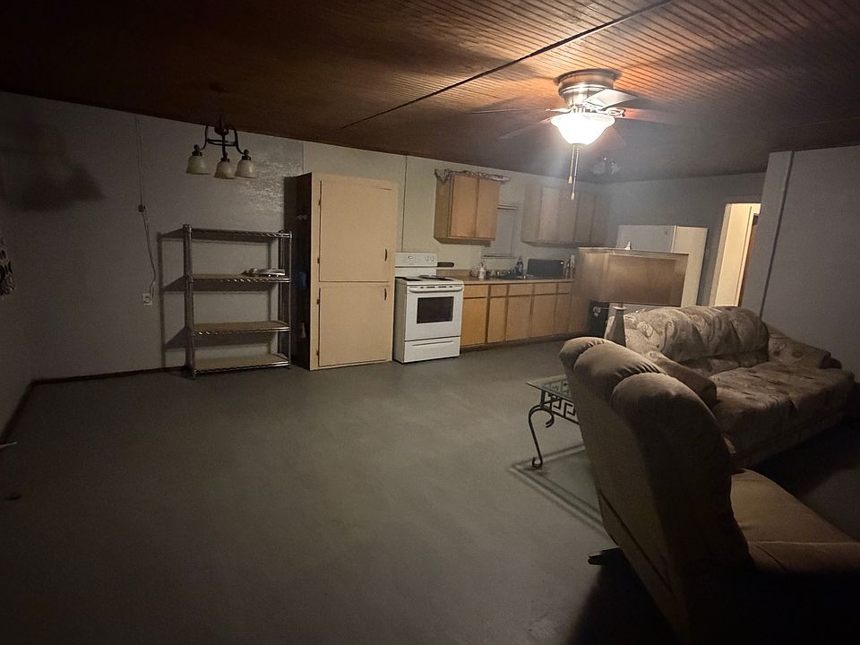 1st image of 401 Palacios St