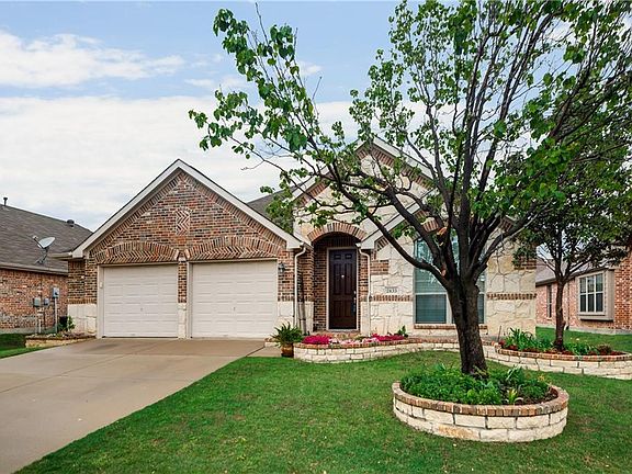 3rd image of 2433 Yuma Dr