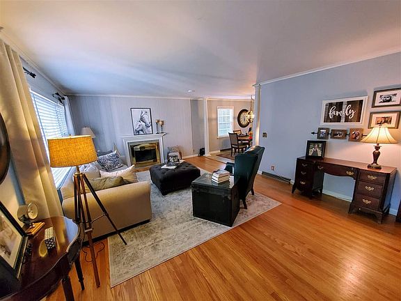 3rd image of 315 Holswade Dr