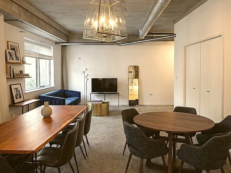 1001 Belleview St #202 — Photo 1