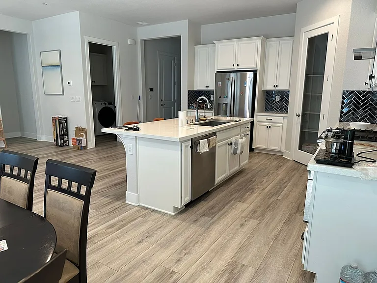 817 Cosmos Dr — Photo 12