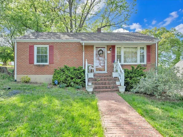 832 29th St NW, Roanoke, VA 24017