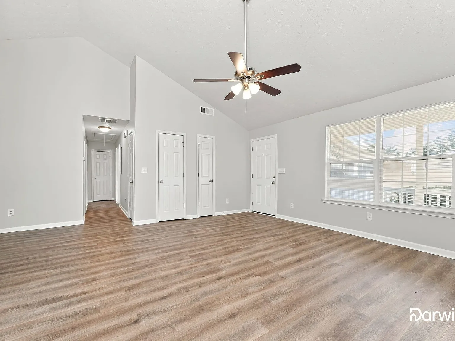 3 bed, 2.0 bath, 1204 sqft, $1,690 — Photo 4